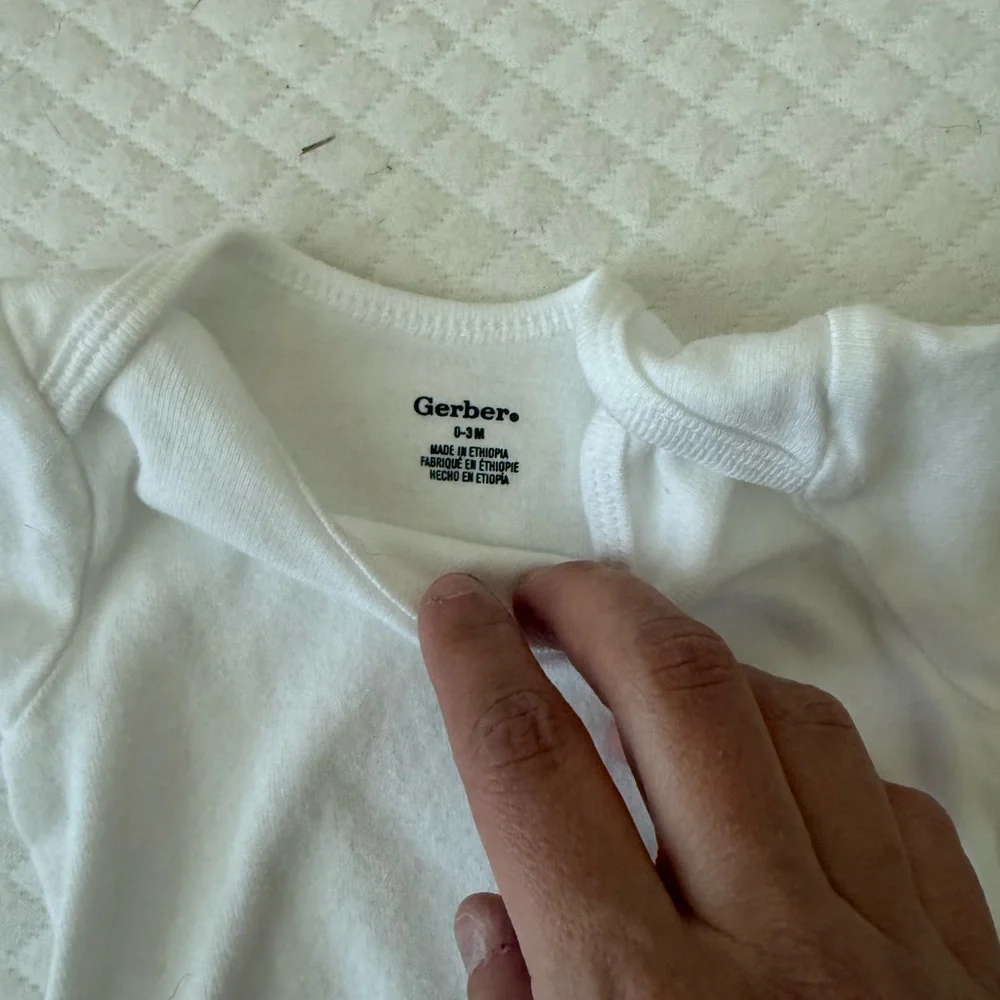 Great Condition! Set of 4 Soft White Baby Onesies, 0-3 Months